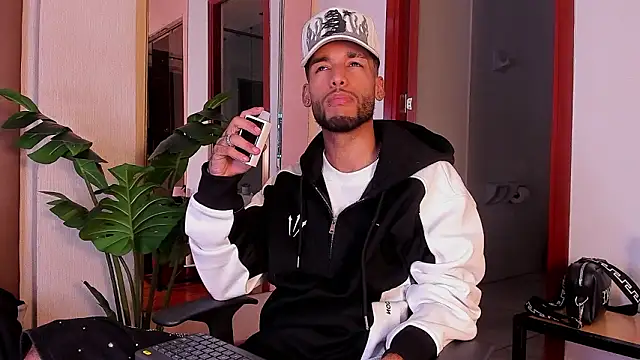 Thiagoferreti online show from March 2026 03:18:02 AM