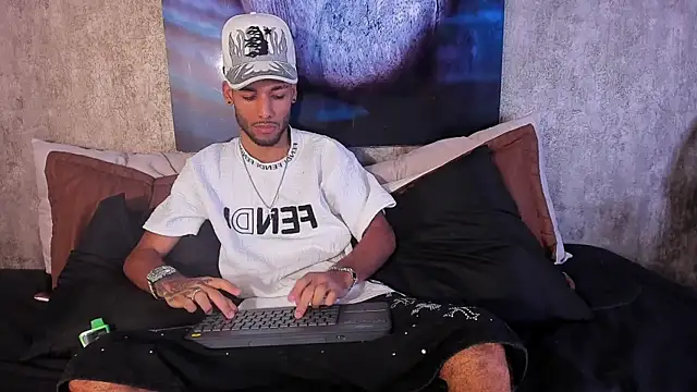 Thiagoferreti online show from May 2026 03:44:01 AM