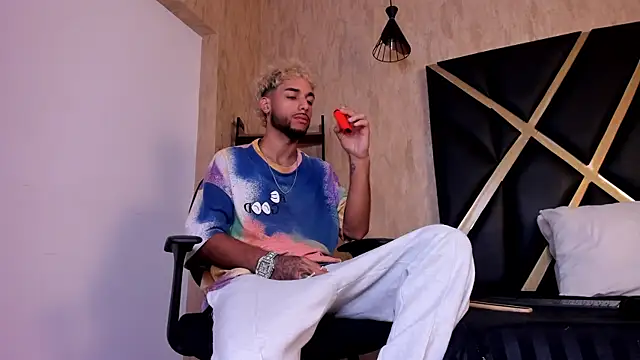 Thiagoferreti online show from September 2025 03:35:01 AM