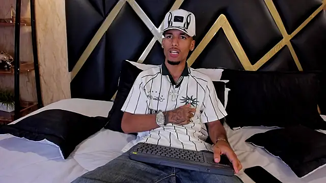 Thiagoferreti online show from January 2026 03:33:02 AM