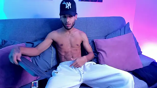 Snapshot of Thiagoferreti chatting on July 2026 03:31:02 AM Thiagoferreti online show from July 2026 03:31:02 AM