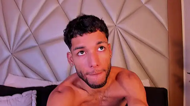 Thiagoferreti online show from March 2026 12:39:02 PM