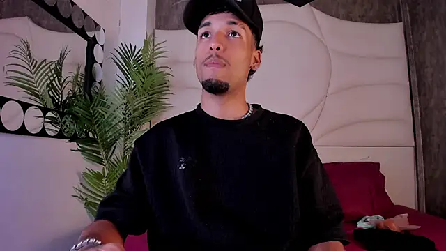 Thiagoferreti online show from November 2025 07:51:01 PM