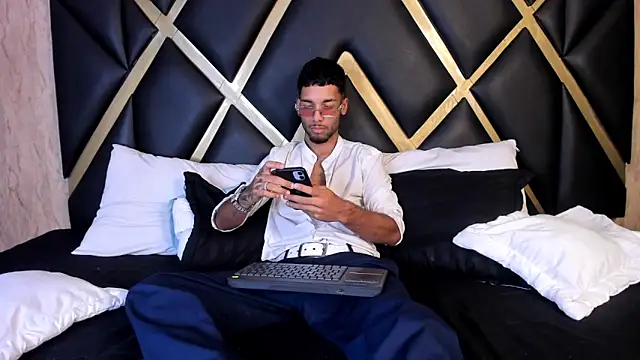 Thiagoferreti online show from February 2026 03:39:01 AM