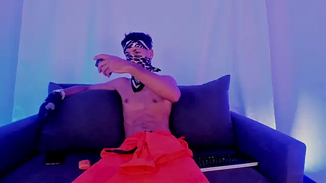 Thiagoferreti online show from November 2025 07:29:02 PM