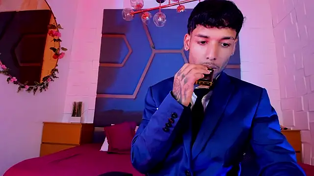 Thiagoferreti online show from December 2025 08:08:02 PM