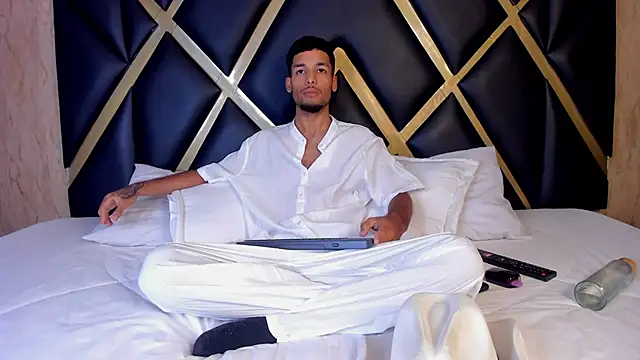 Thiagoferreti online show from February 2026 03:48:01 AM