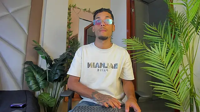 Thiagoferreti online show from February 2026 03:28:01 AM