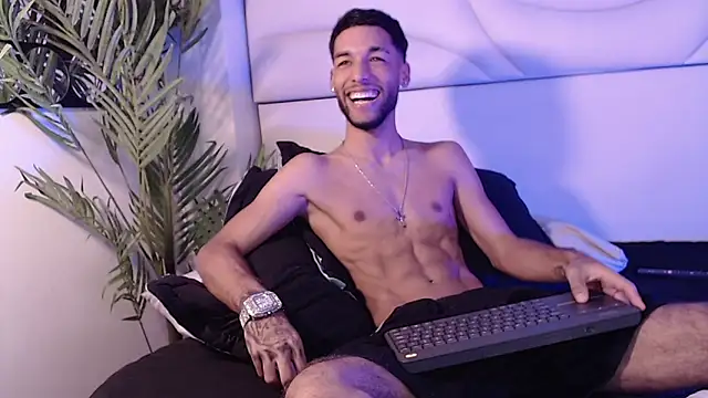 Thiagoferreti online show from April 2026 03:33:01 AM