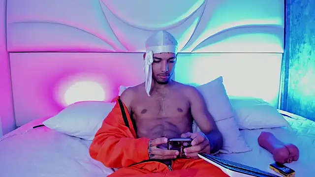 Thiagoferreti online show from December 2025 07:23:02 PM