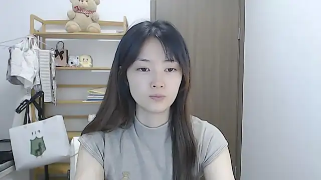 Snapshot of Mimi-cnbaby chatting on May 2026 01:05:01 PM Mimi-cnbaby online show from May 2026 01:05:01 PM
