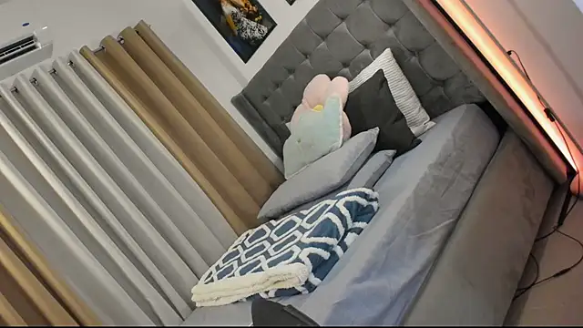 saucysensual tanyahx online show from November 2025 05:22:01 AM