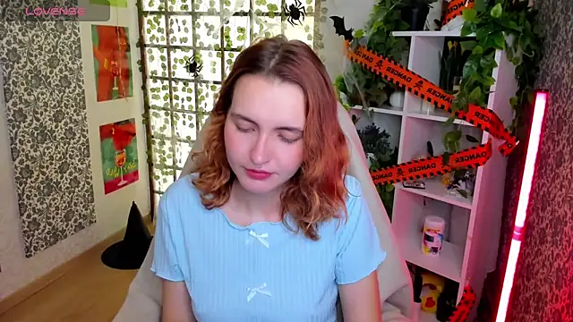 Elis Cherry online show from November 2025 02:06:01 AM