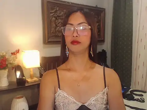 Nathalieheartt online show from July 2026 01:41:01 PM
