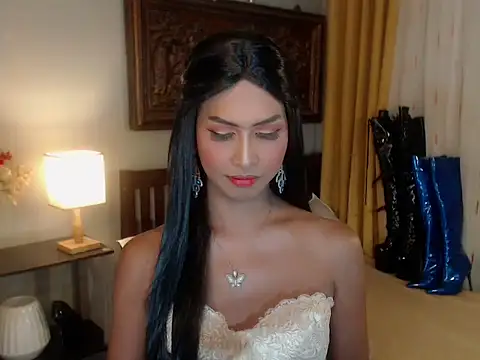 Nathalieheartt online show from October 2025 02:45:01 AM