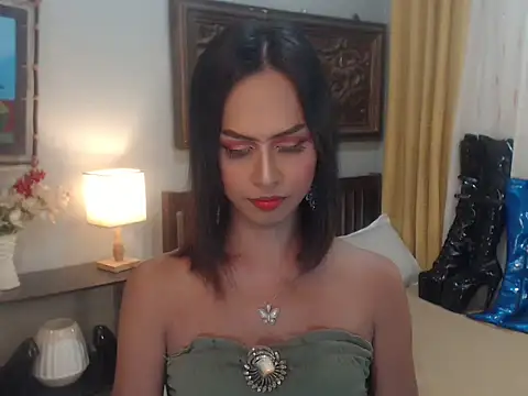 Nathalieheartt online show from November 2025 02:27:02 AM