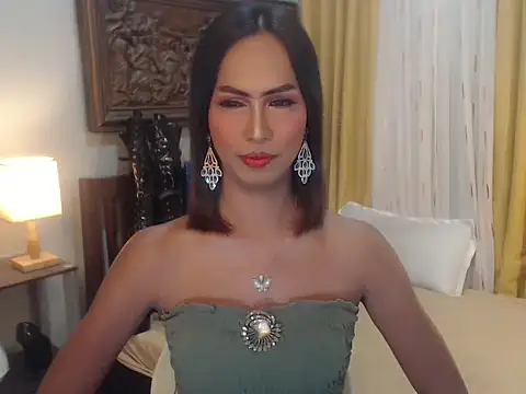 Nathalieheartt online show from October 2025 02:11:02 AM