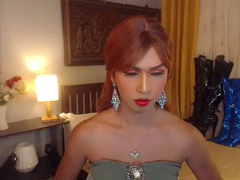 Nathalieheartt online show from September 2025 02:06:02 AM