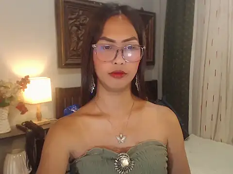 Nathalieheartt online show from July 2026 01:43:01 PM