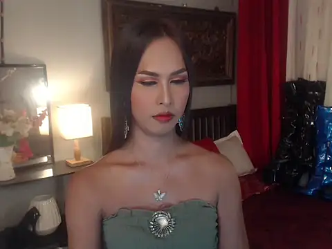 Nathalieheartt online show from December 2025 05:06:01 AM