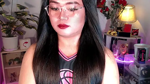 Snapshot of YourSweet-mich chatting on November 2025 06:13:02 PM YourSweet-mich online show from November 2025 06:13:02 PM