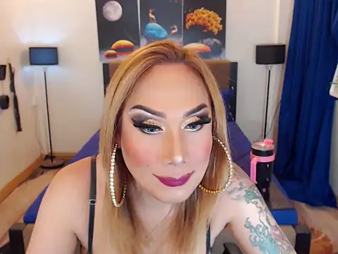 Allysonevanns online show from September 2025 06:59:02 PM