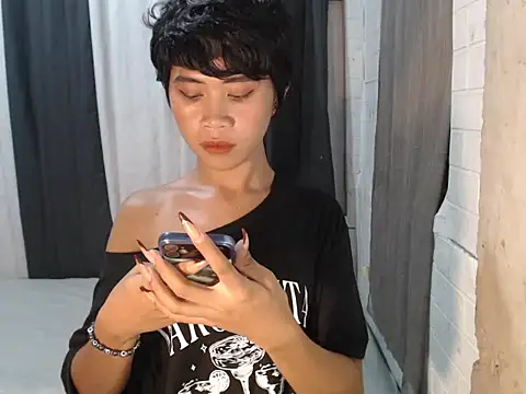 Steffi scott online show from October 2025 01:56:02 PM