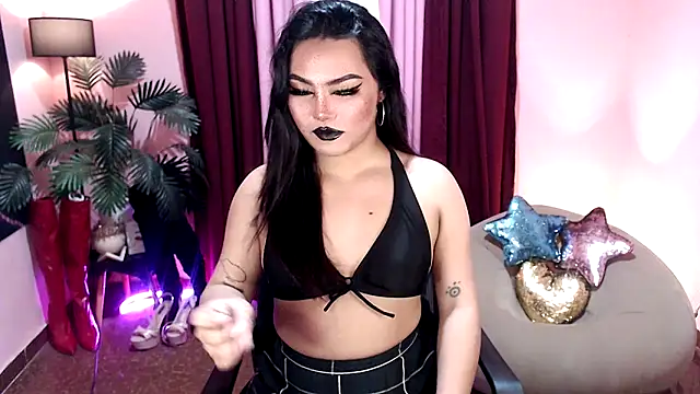 Unique Maya online show from November 2025 05:13:02 PM