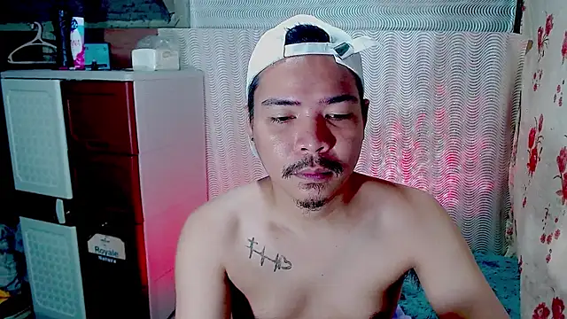 Snapshot of MANIACasianX chatting on October 2025 10:44:02 PM MANIACasianX online show from October 2025 10:44:02 PM