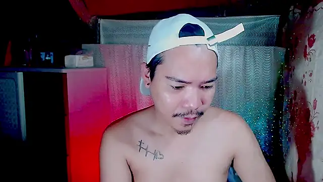 Snapshot of MANIACasianX chatting on October 2025 09:28:02 AM MANIACasianX online show from October 2025 09:28:02 AM