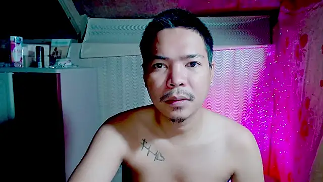Snapshot of MANIACasianX chatting on October 2025 02:18:02 PM MANIACasianX online show from October 2025 02:18:02 PM