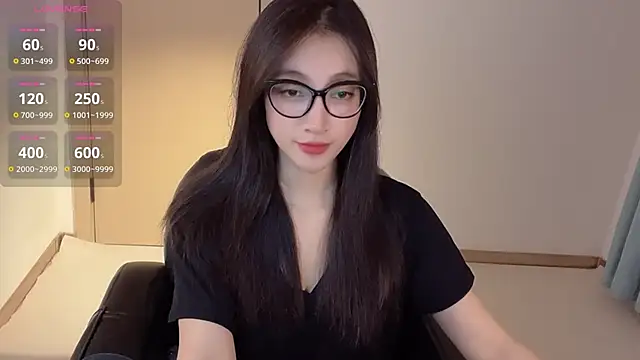 Snapshot of Seraphina-se chatting on October 2025 05:43:02 PM Seraphina-se online show from October 2025 05:43:02 PM