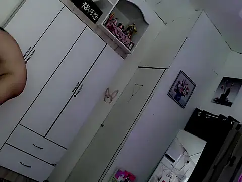 Miss twinny21 online show from November 2025 07:01:01 AM