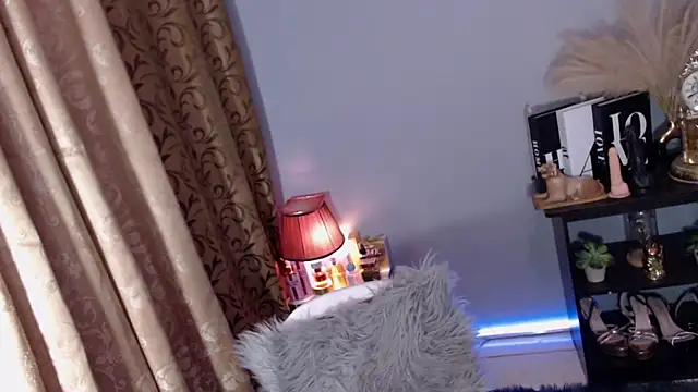 Snapshot of wild_flowerx chatting on February 2026 05:18:02 AM wild flowerx online show from February 2026 05:18:02 AM