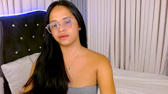 Snapshot of Lorainnelustts chatting on October 2025 03:57:02 PM Lorainnelustts online show from October 2025 03:57:02 PM