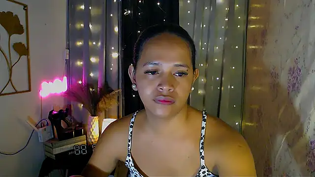 Snapshot of Lorainnelustts chatting on February 2026 03:50:02 AM Lorainnelustts online show from February 2026 03:50:02 AM