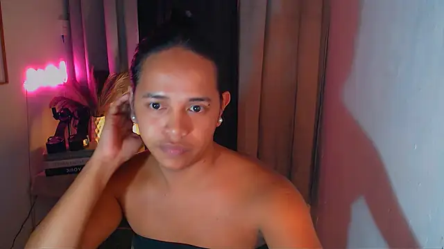 Lorainnelustts online show from December 2025 07:25:02 AM