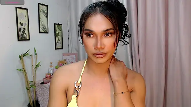 Herbielustts online show from December 2025 06:44:02 PM