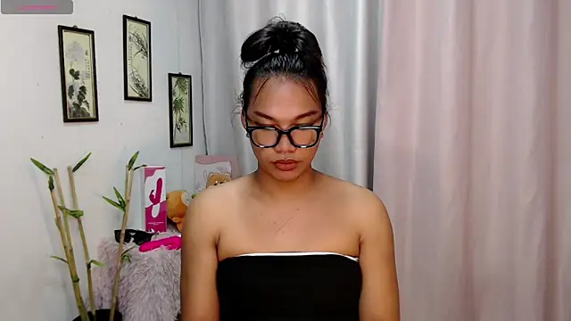 Snapshot of Herbielustts chatting on December 2025 06:36:01 AM Herbielustts online show from December 2025 06:36:01 AM