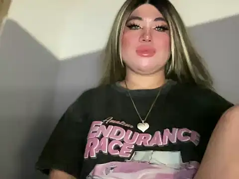 Snapshot of Naughtyrosecum chatting on November 2025 04:55:02 PM Naughtyrosecum online show from November 2025 04:55:02 PM