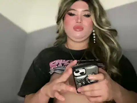 Snapshot of Naughtyrosecum chatting on October 2025 03:57:02 PM Naughtyrosecum online show from October 2025 03:57:02 PM