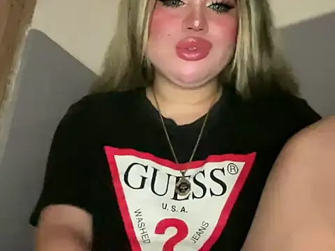 Snapshot of Naughtyrosecum chatting on November 2025 05:00:01 AM Naughtyrosecum online show from November 2025 05:00:01 AM