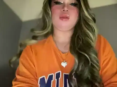 Snapshot of Naughtyrosecum chatting on October 2025 06:34:01 PM Naughtyrosecum online show from October 2025 06:34:01 PM