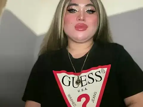 Snapshot of Naughtyrosecum chatting on November 2025 06:23:01 PM Naughtyrosecum online show from November 2025 06:23:01 PM