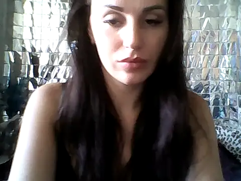 Qinini online show from September 2025 07:07:01 AM