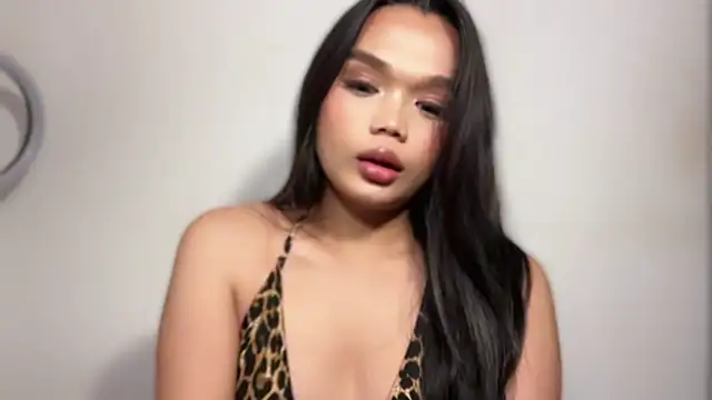 Snapshot of sweetmika21 chatting on March 2026 05:11:02 PM sweetmika21 online show from March 2026 05:11:02 PM