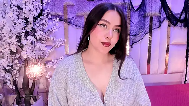 HannaCollins  online show from November 2025 01:04:01 PM