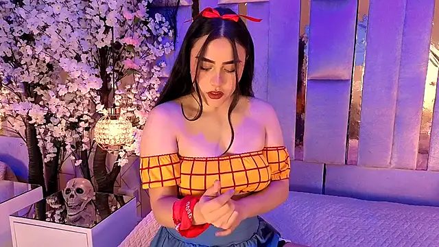 HannaCollins  online show from October 2025 12:58:02 PM