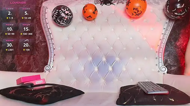 Snapshot of MirandaSould chatting on October 2025 01:32:01 PM MirandaSould online show from October 2025 01:32:01 PM