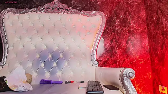 Snapshot of MirandaSould chatting on November 2025 01:55:02 PM MirandaSould online show from November 2025 01:55:02 PM